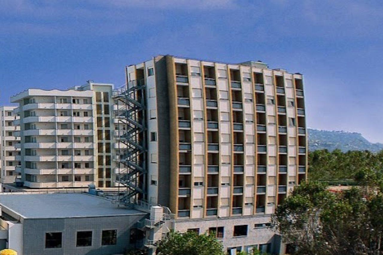 Serena Majestic Hotel Residence Montesilvano Bagian luar foto
