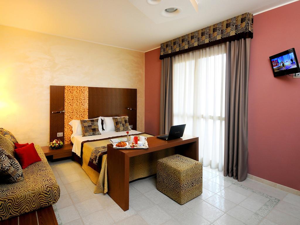 Serena Majestic Hotel Residence Montesilvano Bagian luar foto