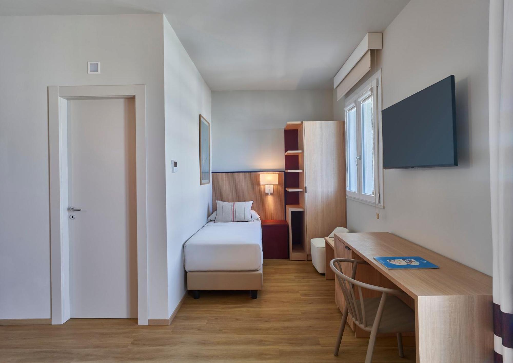 Serena Majestic Hotel Residence Montesilvano Ruang foto
